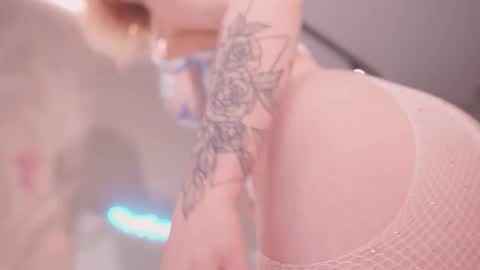 Nina  online show from September 30, 6:02 pm