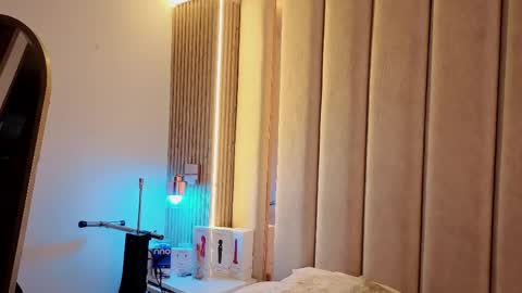 Nyxy online show from April 2, 11:30 am