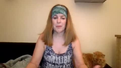 iampoppyy online show from October 22, 12:38 pm