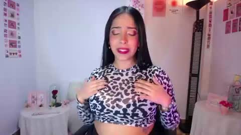 Snapshot of iamroxanne chatting on July 28, 4:41 am Camila online show from July 28, 4:41 am