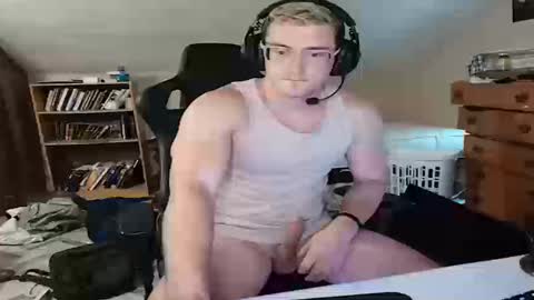 Snapshot of iamtommyparker chatting on September 27, 8:03 pm iamtommyparker online show from September 27, 8:03 pm