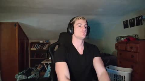 Snapshot of iamtommyparker chatting on October 18, 4:15 am iamtommyparker online show from October 18, 4:15 am