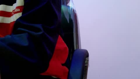 Snapshot of iamyourmydear chatting on December 21, 9:16 am iamyourmydear online show from December 21, 9:16 am