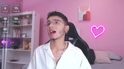 IAN CASTILLO online show from January 23, 11:15 am