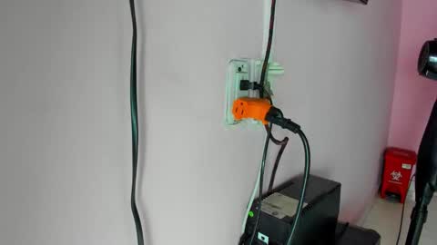 Snapshot of ian_castillo_ chatting on December 15, 11:14 am IAN CASTILLO online show from December 15, 11:14 am