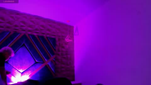 Snapshot of ian_castillo_ chatting on February 2, 11:20 am IAN CASTILLO online show from February 2, 11:20 am