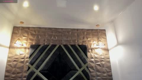 Snapshot of ian_castillo_ chatting on February 9, 11:14 am IAN CASTILLO online show from February 9, 11:14 am