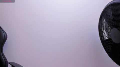 Snapshot of ian_castillo_ chatting on February 18, 11:17 am IAN CASTILLO online show from February 18, 11:17 am