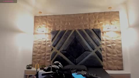 Snapshot of ian_castillo_ chatting on February 27, 11:10 am IAN CASTILLO online show from February 27, 11:10 am