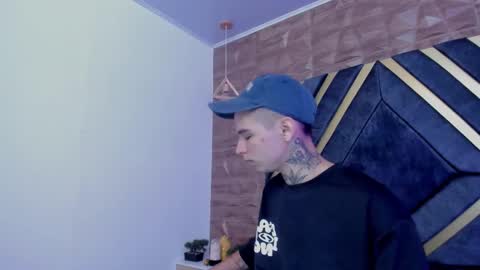 IAN CASTILLO online show from March 13, 11:17 am