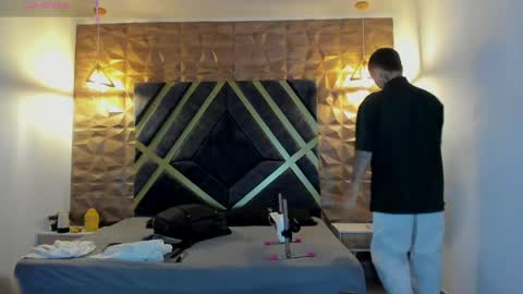 IAN CASTILLO online show from April 11, 11:14 am