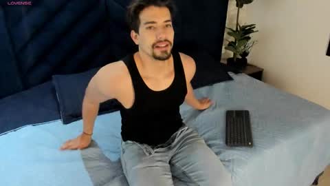 Ian Davis online show from September 21, 11:45 am