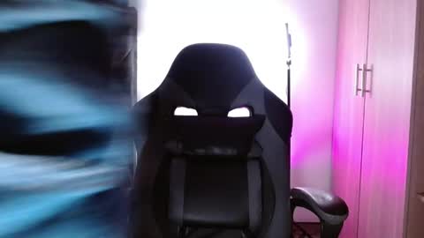 Ian Davis online show from April 15, 12:28 am