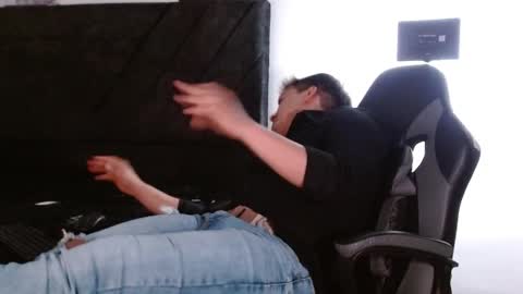 Ian Davis online show from April 17, 8:56 pm