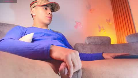 Snapshot of ian_fit chatting on February 19, 8:38 pm ian online show from February 19, 8:38 pm