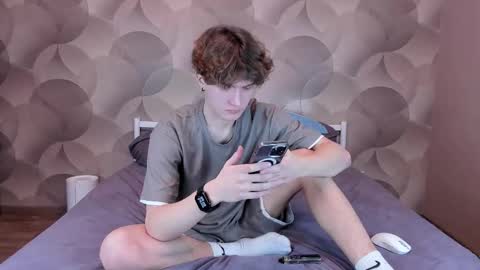 Ian Flor online show from February 7, 3:38 pm