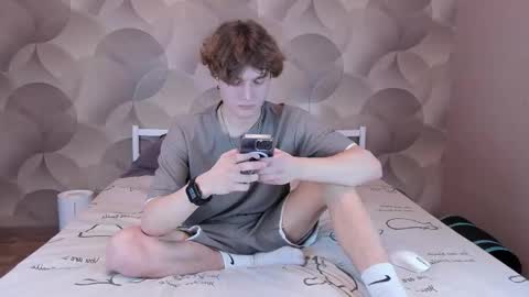 Ian Flor online show from February 12, 3:18 pm