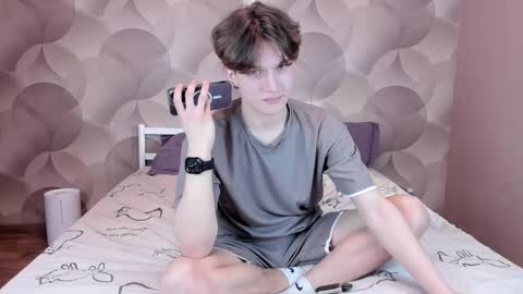 Ian Flor online show from April 9, 3:06 pm