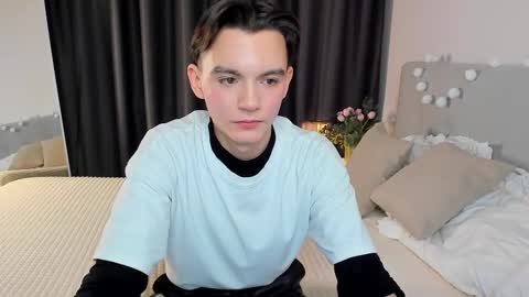 Snapshot of ian_harrickton chatting on February 8, 5:44 am ian online show from February 8, 5:44 am