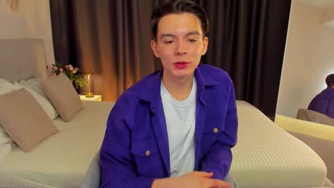 Snapshot of ian_harrickton chatting on February 25, 6:01 am ian online show from February 25, 6:01 am