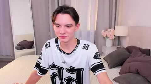 Snapshot of ian_harrickton chatting on March 2, 3:30 pm ian online show from March 2, 3:30 pm