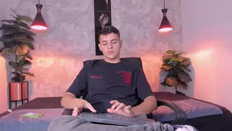 ian_jacob online show from March 19, 7:51 pm