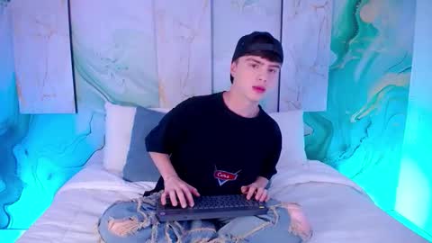 Ian  online show from March 28, 1:22 pm