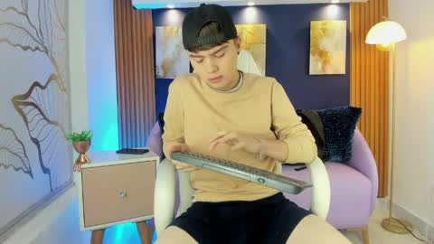 Ian  online show from April 7, 1:00 pm