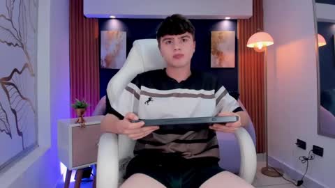 Ian  online show from April 9, 1:27 pm