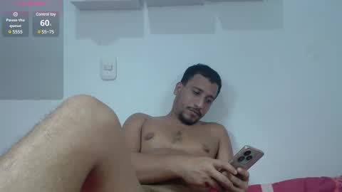 Snapshot of ian_taylor_xxx chatting on January 21, 1:08 am ian_taylor_xxx online show from January 21, 1:08 am