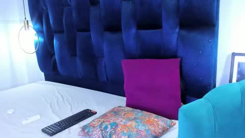 ian_yin online show from March 21, 8:19 am