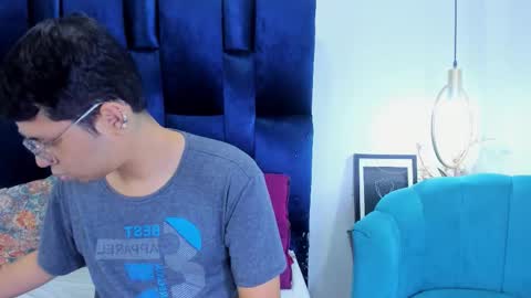 ian_yin online show from March 22, 3:54 am