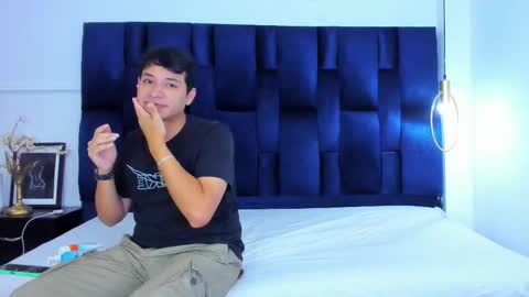 ian_yin online show from March 25, 3:23 am