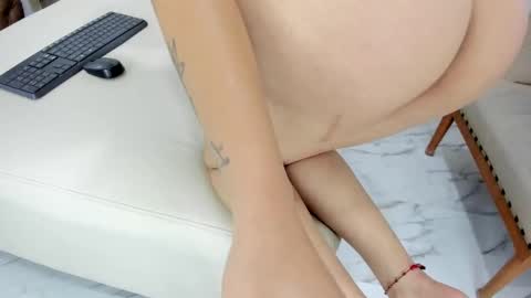 iana_mei online show from January 15, 3:27 pm