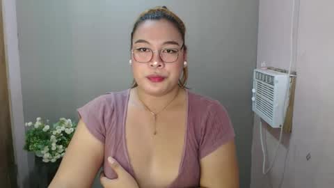 Snapshot of iana_whorexxx chatting on December 13, 8:04 pm iana online show from December 13, 8:04 pm