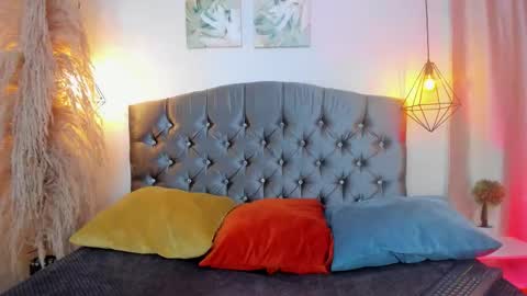 ian  online show from October 11, 3:28 am