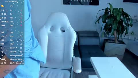 Snapshot of iangilbert chatting on September 19, 8:09 pm ian online show from September 19, 8:09 pm