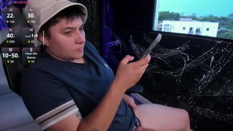 Snapshot of iangilbert chatting on September 27, 9:53 pm ian online show from September 27, 9:53 pm