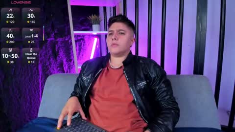 Snapshot of iangilbert chatting on October 18, 9:37 pm ian online show from October 18, 9:37 pm