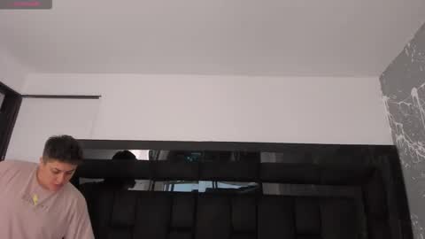 Snapshot of iangilbert chatting on November 3, 9:05 pm ian online show from November 3, 9:05 pm