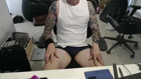 ic987 online show from April 17, 8:56 pm