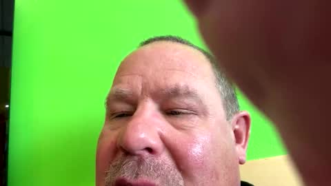 icanmakeyousquirt69 online show from April 16, 8:42 pm