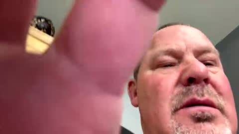 icanmakeyousquirt69 online show from April 19, 8:00 pm