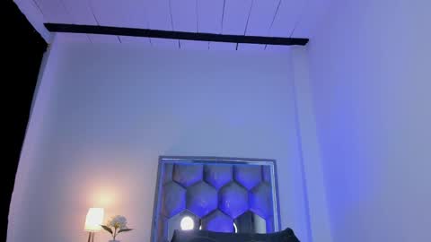 ice online show from April 10, 9:25 am