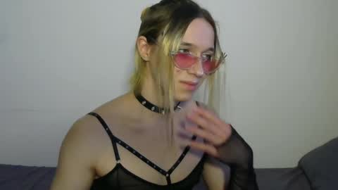 Jade online show from March 25, 3:18 pm