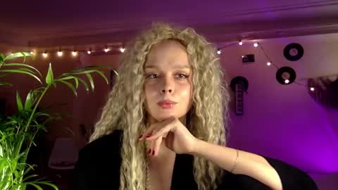 Nina online show from January 7, 11:51 pm