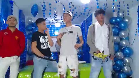 THOMAS AND DAMIAND online show from January 11, 5:51 pm