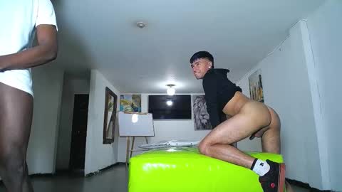 THOMAS AND DAMIAND online show from October 17, 12:52 pm