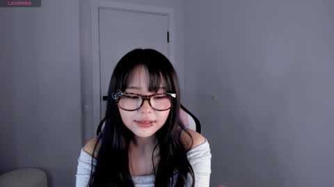 Snapshot of ichigo_o chatting on October 1, 8:42 am Hitomi online show from October 1, 8:42 am