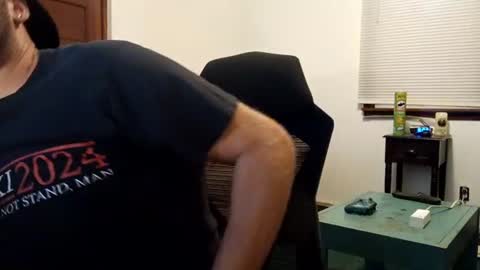 Snapshot of icyfucktoy chatting on June 16, 12:57 am icyfucktoy online show from June 16, 12:57 am